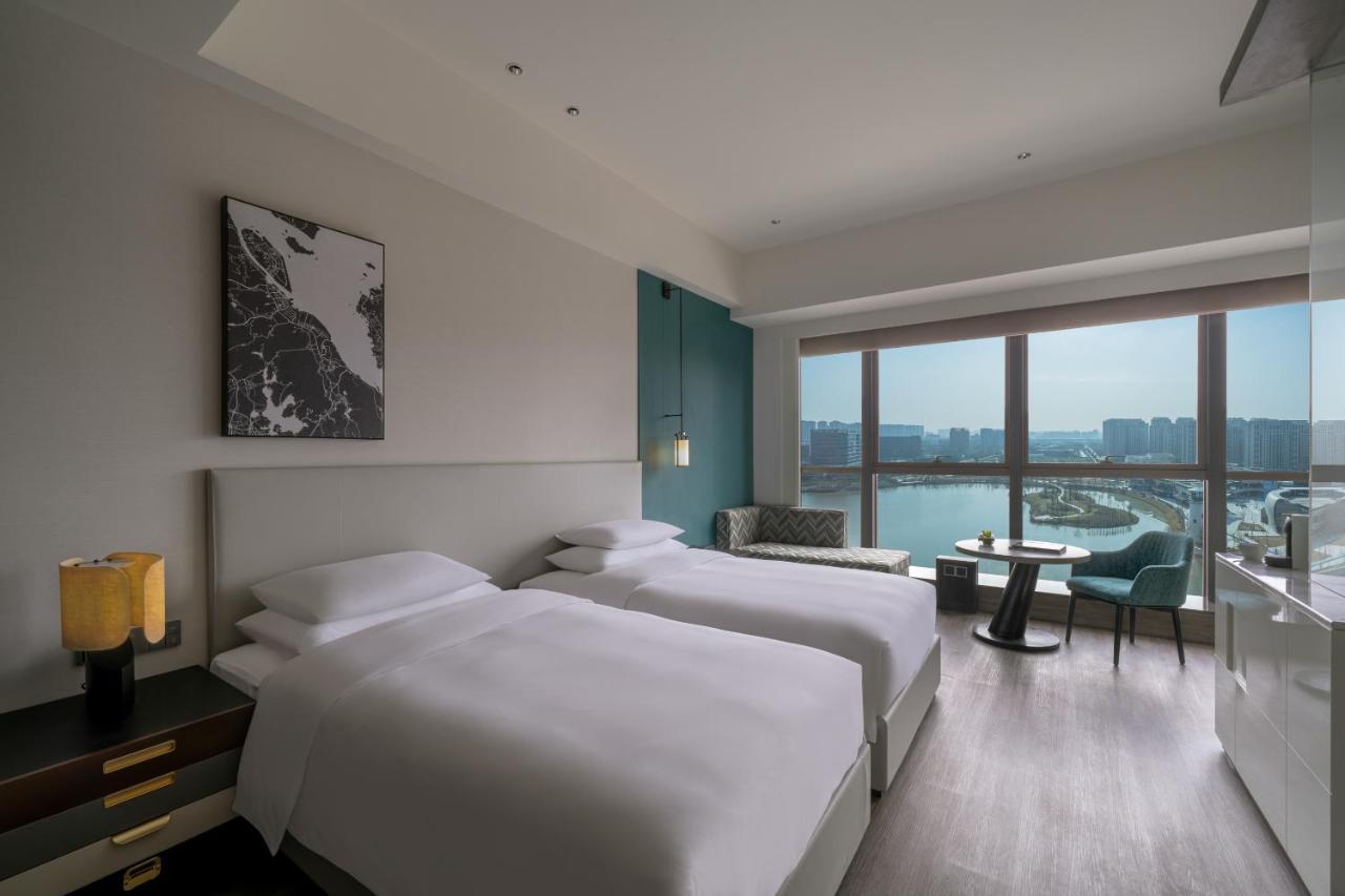 Hyatt Centric Lakeside Ninh Ba Ngoại thất bức ảnh