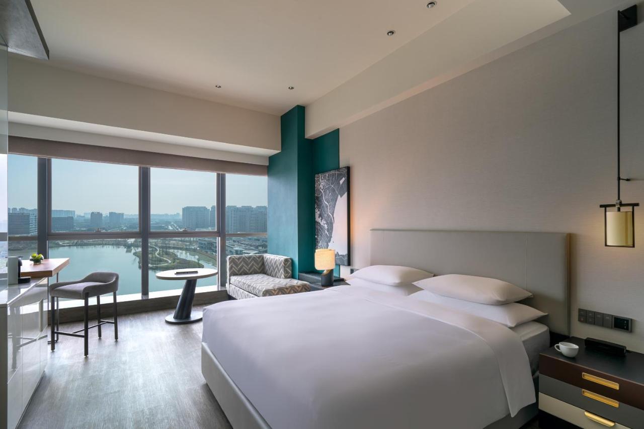 Hyatt Centric Lakeside Ninh Ba Ngoại thất bức ảnh